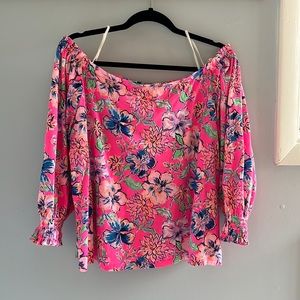 Lily Pulitzer. XL. Off the shoulder. Size extra large. Pink floral pattern.